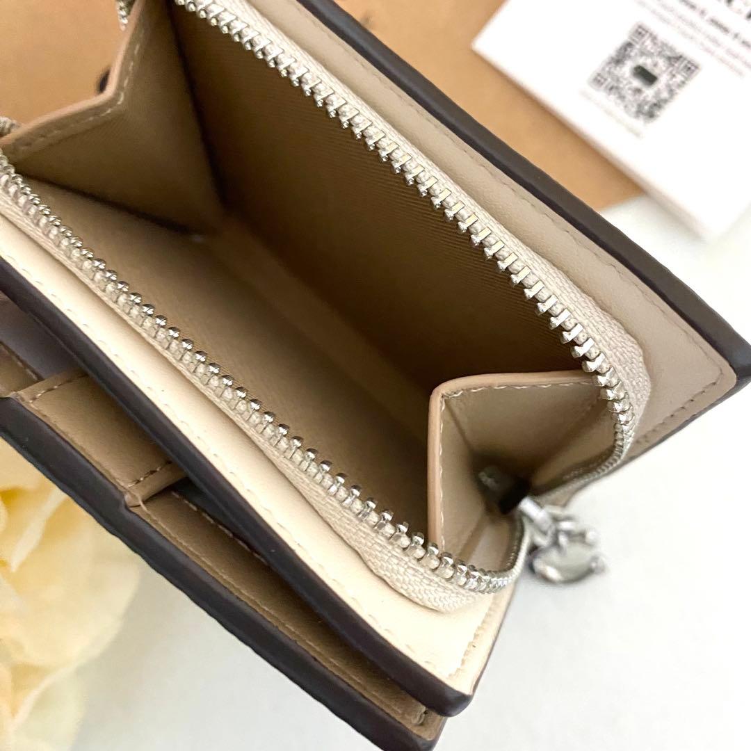 新品　正規品☆COACH コーチ　折り財布　 ホワイト　レザー　二つ折り財布