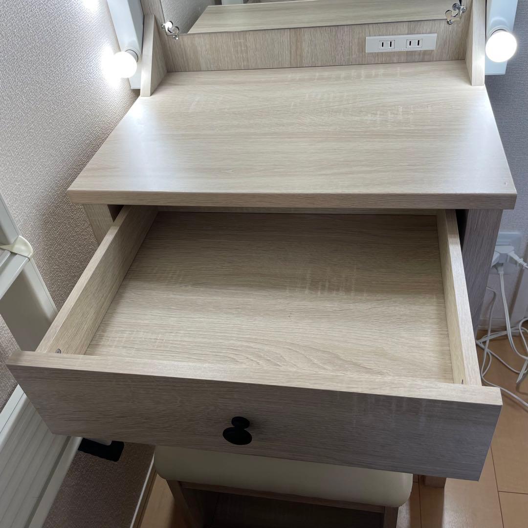 ドレッサー・化粧台・デスクタイプ・女優ミラー・ホワイト・お洒落・一面鏡・椅子付き