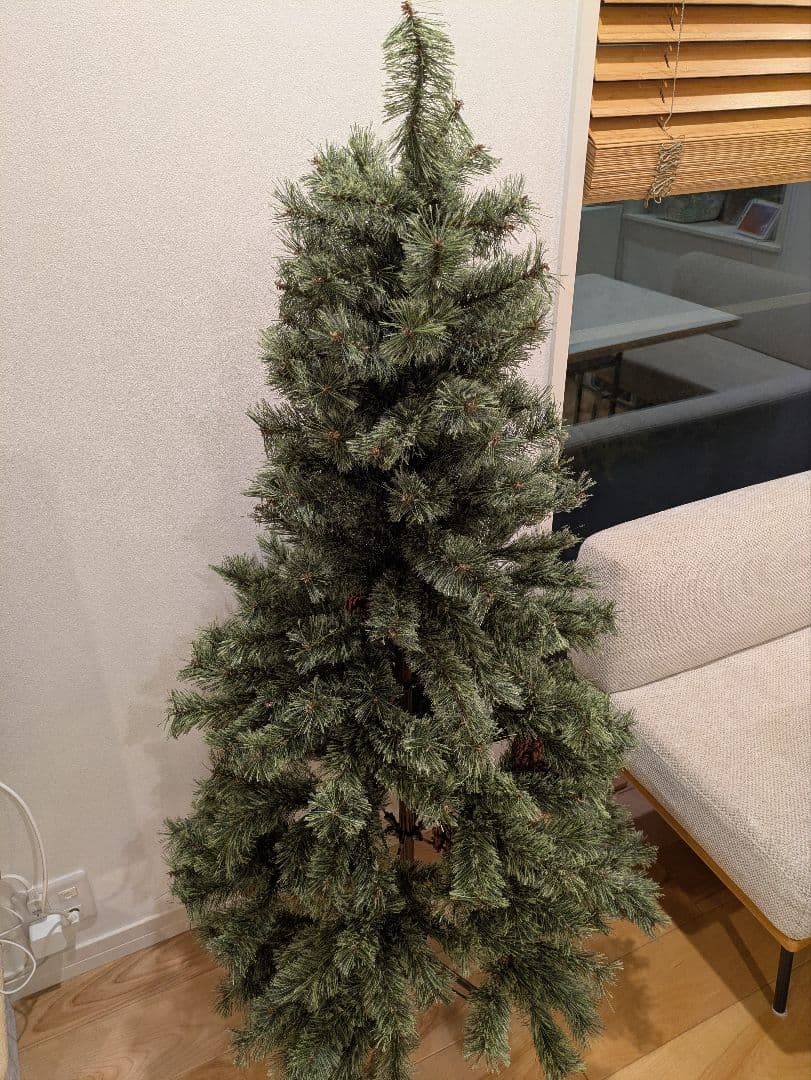 Alsace クリスマスツリー 松ぼっくりとトップスター付き 150センチ