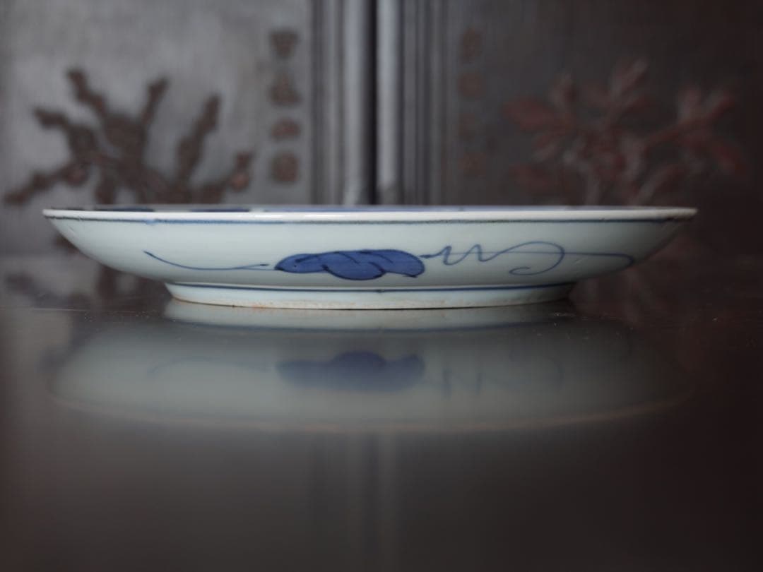 江戸時代　前期　古伊万里　藍九谷　染付　墨はじき縁　山水図　中皿　七寸皿　飾皿