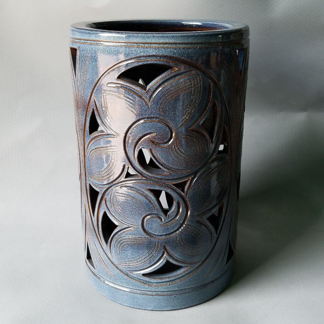 お値下げしました⤵信楽焼傘立て  大容量‼️寸胴型唐草彫 高さ４６cm