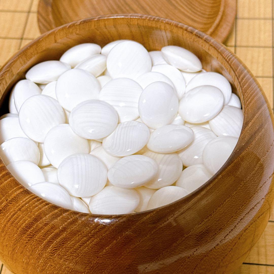 【美品】囲碁盤 へそ付 脚付き 6.5寸 蛤碁石 那智黒碁石 本榧