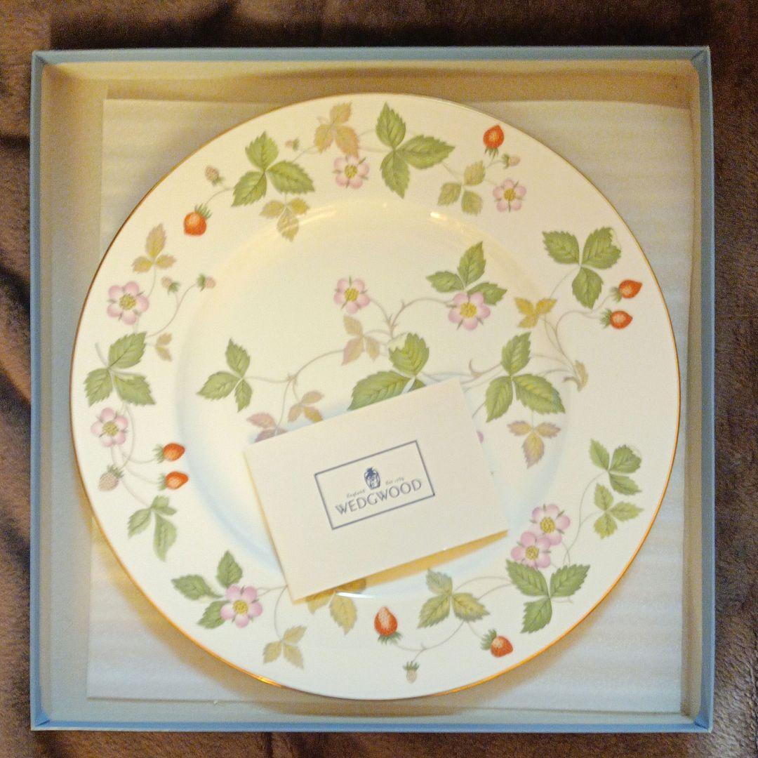 ウェッジウッド　ボーンチャイナ　ワイルドストロベリー