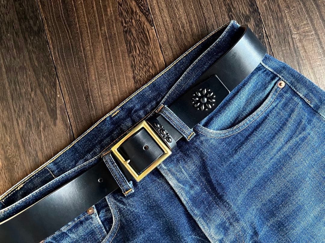 アウトレット品スタッズギャリソンベルト　サドルレザー真鍮4cmHTC CALEE