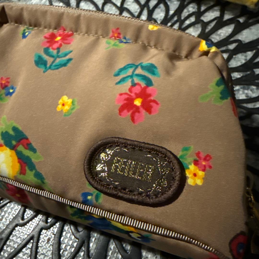 【新品未使用タグ付き】希少完売品フェイラーハイジ柄ワイヤーポーチ