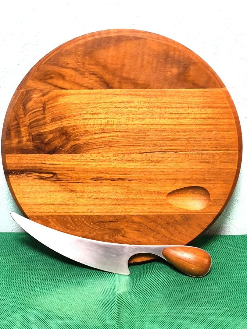 ビンテージDANSK カッティングボードとチ-ズナイフセットです。