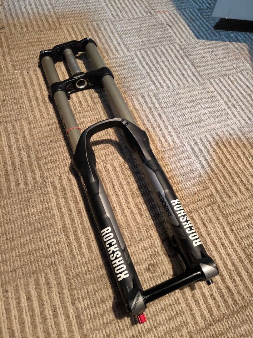 ROCKSHOX Boxxerサスペンションフォーク 26インチ