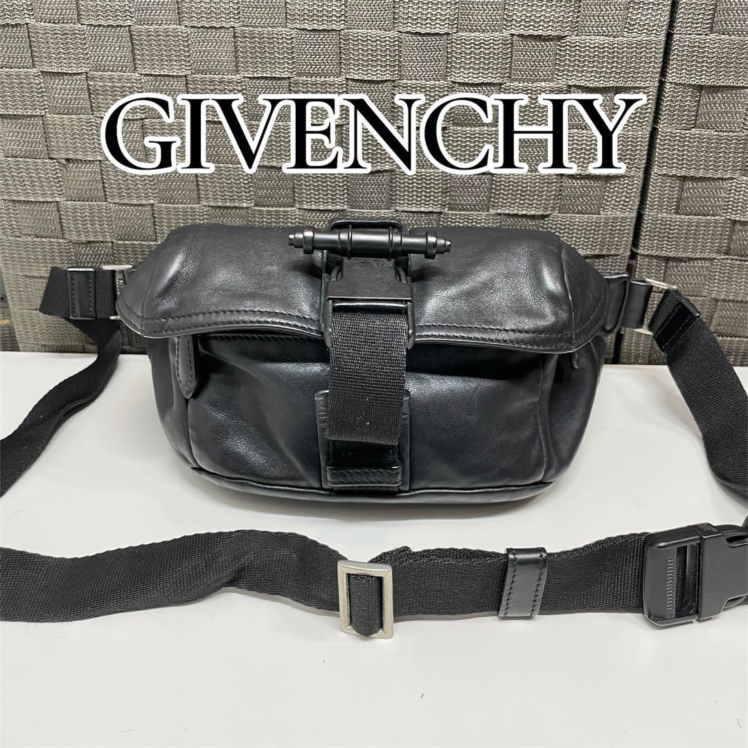 で*ー様 GIVENCHY レザー　ブラック ボディバッグ