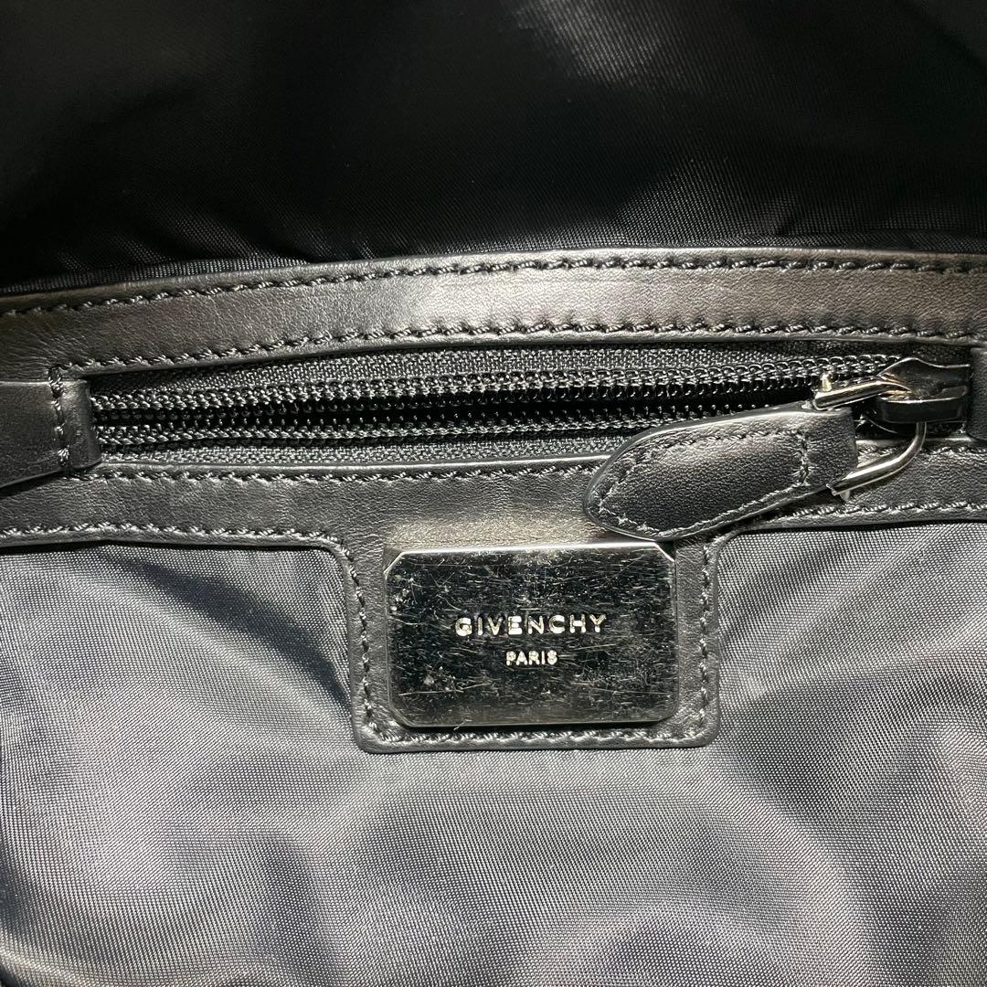 で*ー様 GIVENCHY レザー　ブラック ボディバッグ