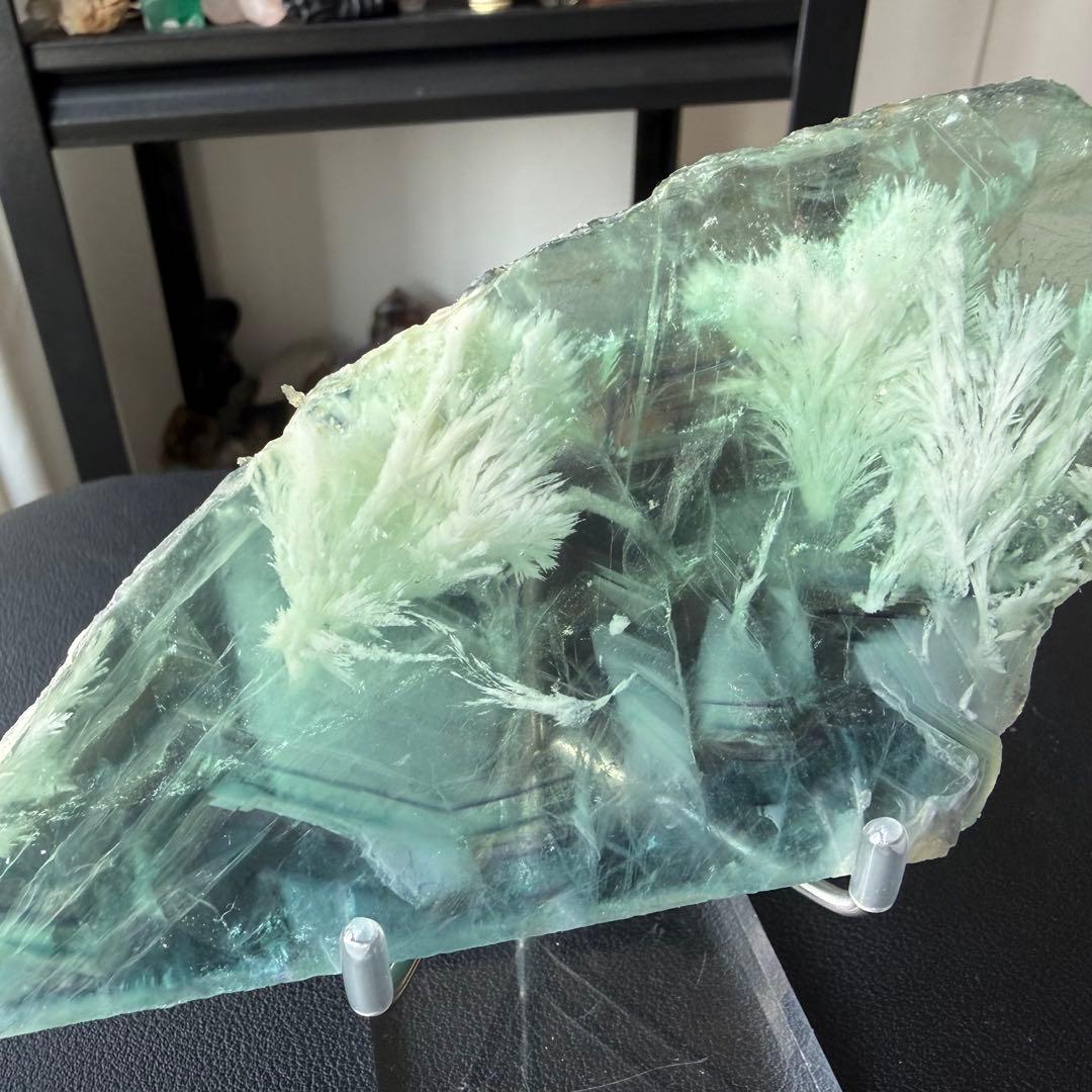 【Kdash】天然石フェザーフローライトのプレート　置物NO.020710
