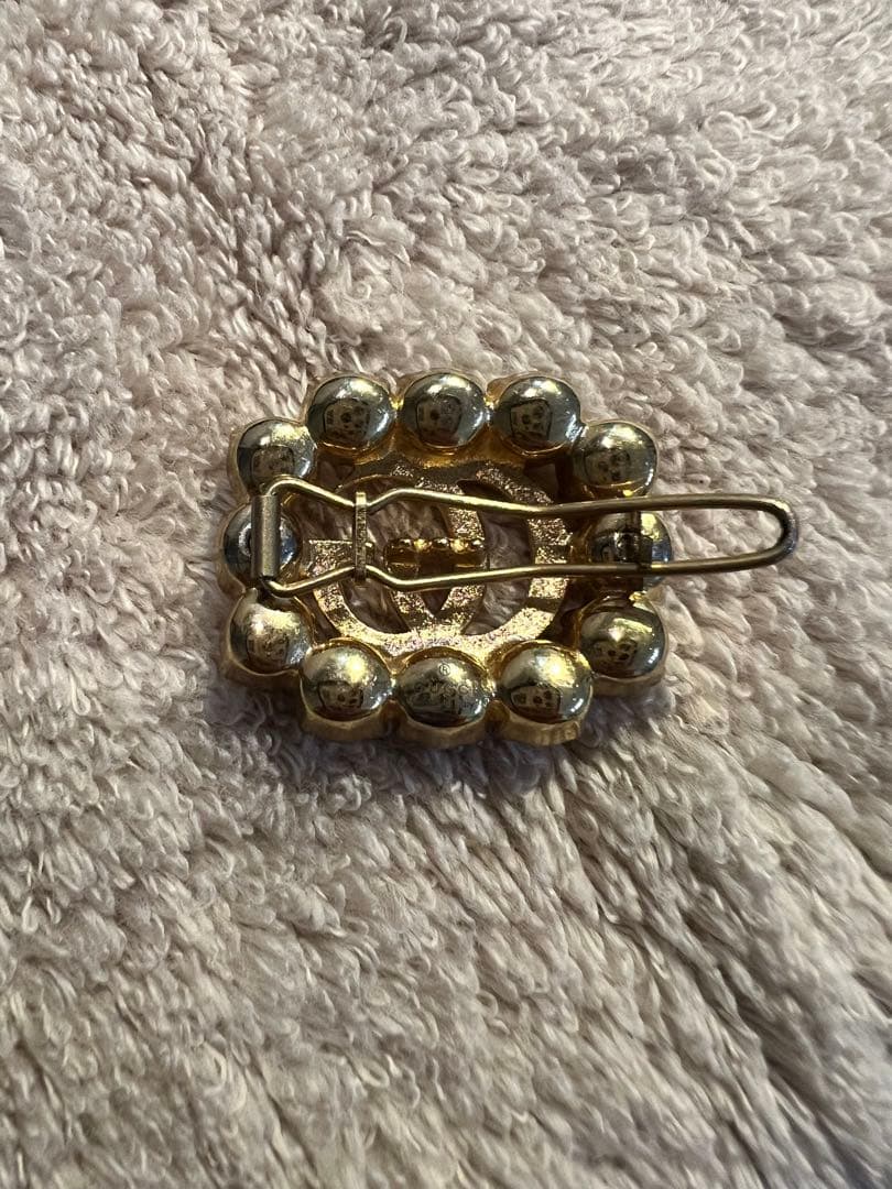 GGロゴ パール装飾 ヘアクリップ