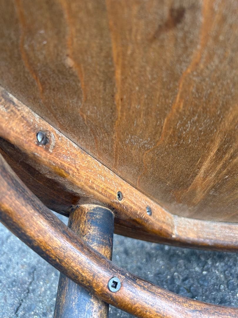 ほわいと　　　ベントウッドチェア