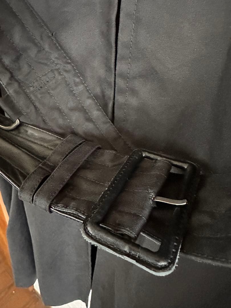 【希少】【極美品】アクアスキュータム トレンチコート 黒 英国製 裏地ストライプ