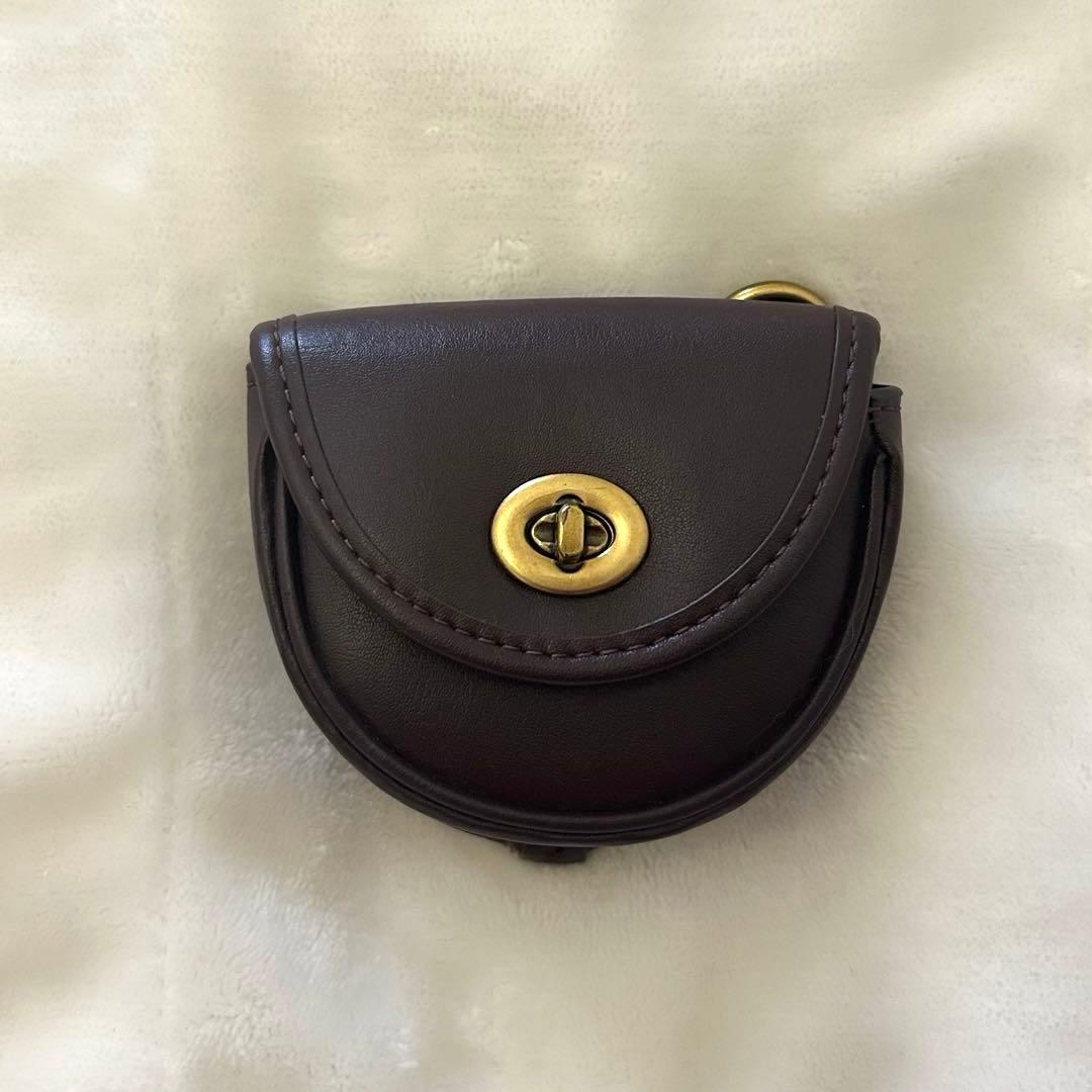 小物 COACH saddle bag charm turnlock bey fob