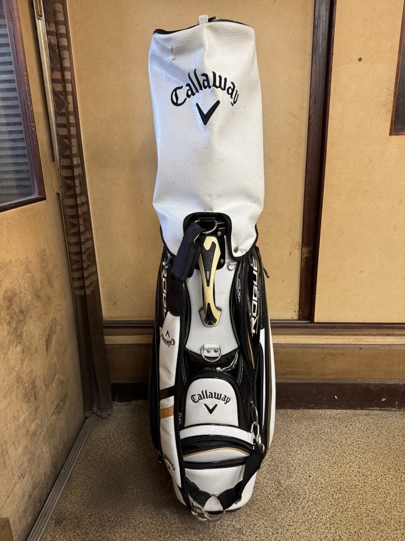 Callaway Rogue キャディバッグ ホワイト/ブラック