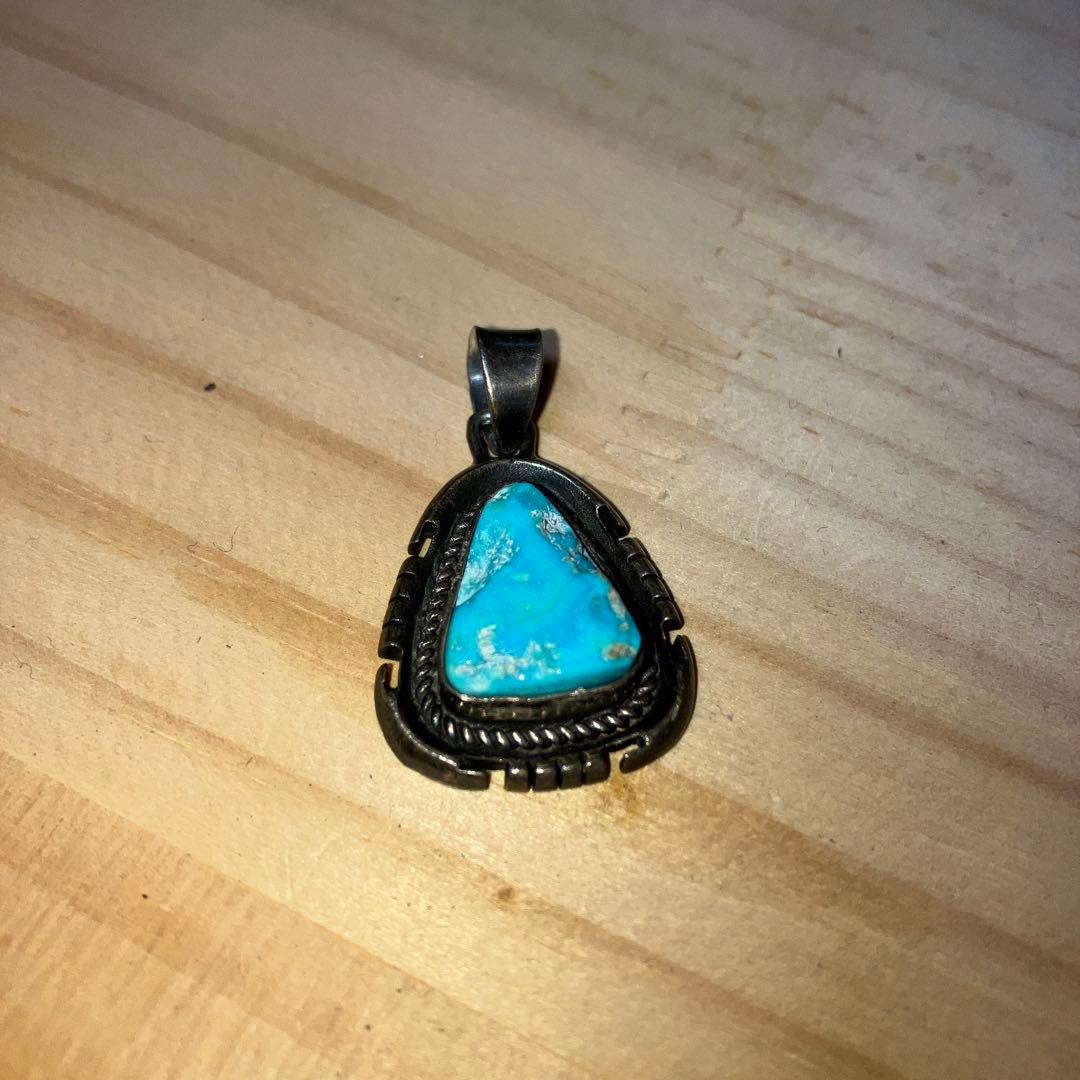 ターコイズ　ペンダント　ドロップ　インディアンジュエリー　スリーピングビューティ