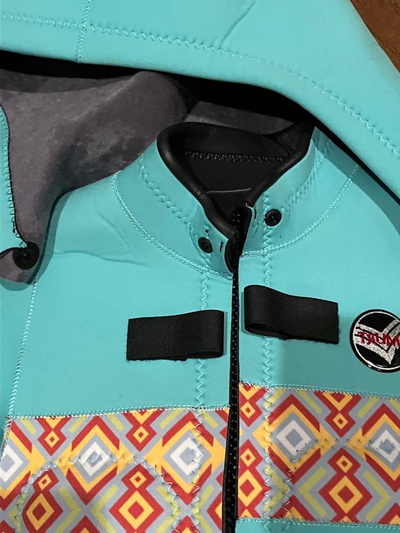 エメラルドグリーン　タッパー フード付き　浮きつき　サップ