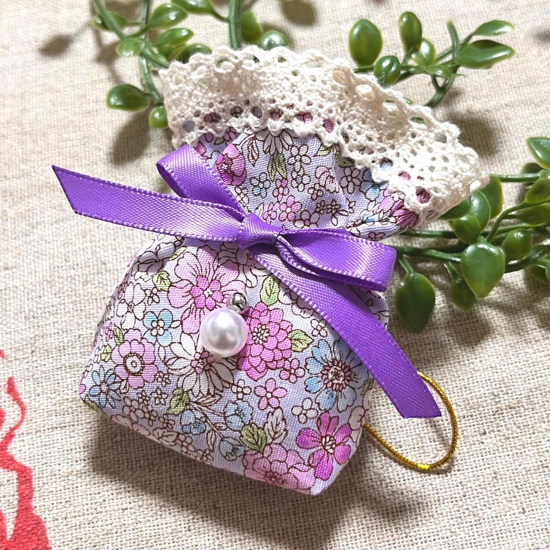 No.2302-31 ミニストラップサシェ（香り袋）春の小花柄＊パール ⑪