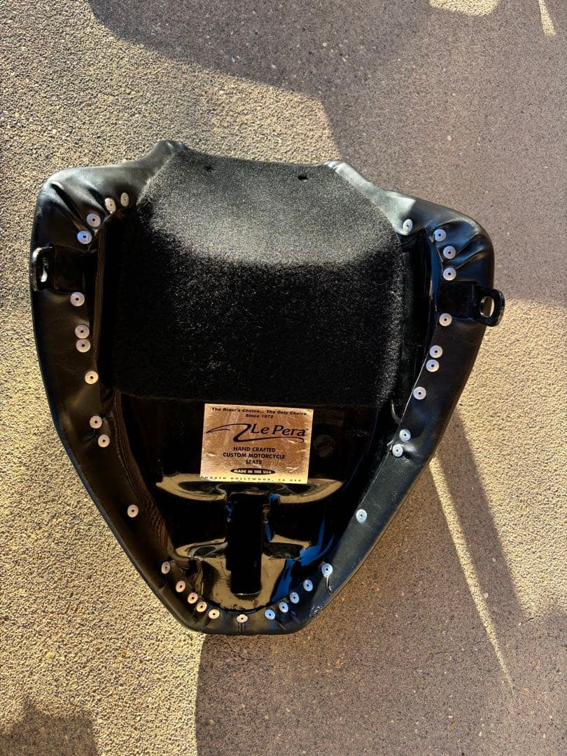 【sale】Le Pera バイクシート USA製