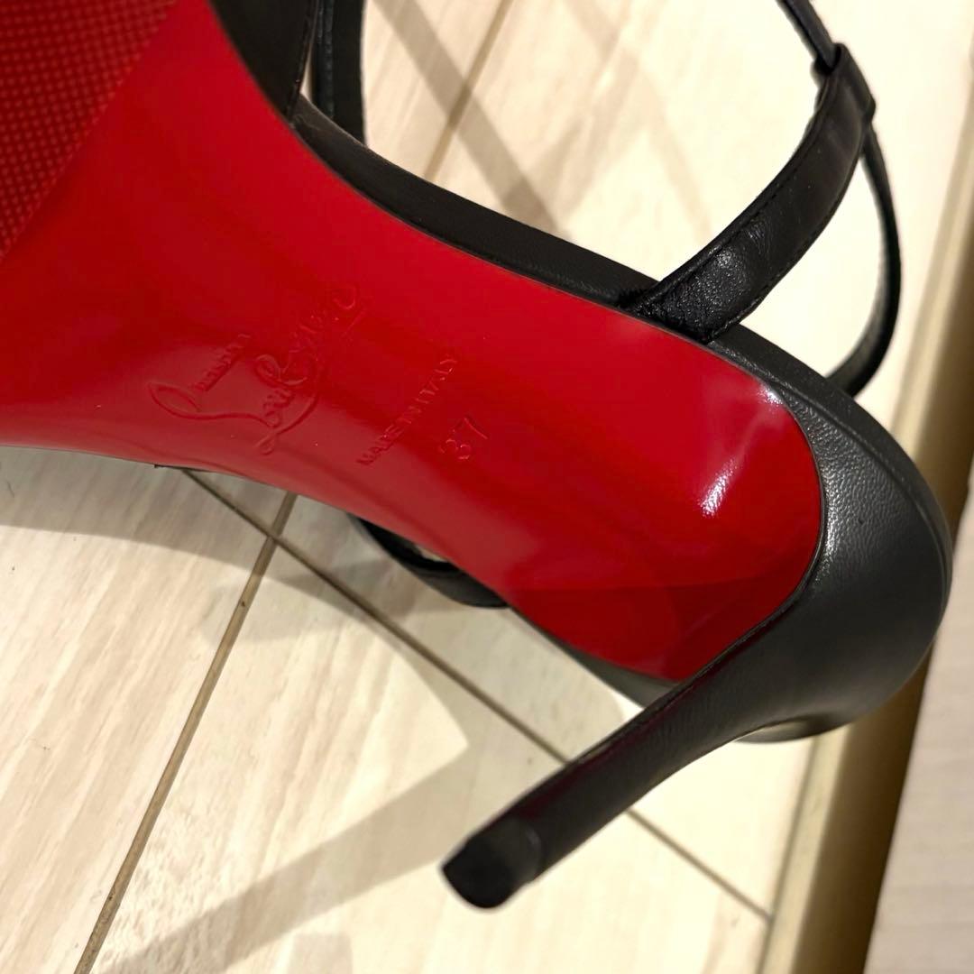 【新品未使用】Christian Louboutinブラックハイヒール