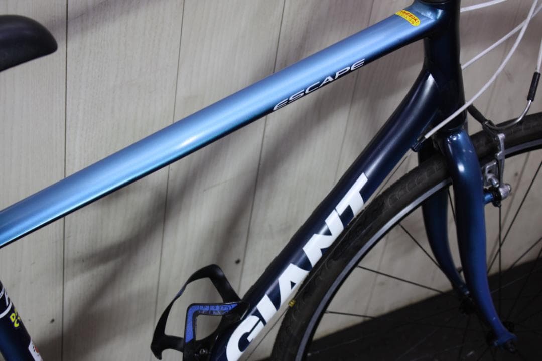 GIANT ESCAPE R3 700C 24速 500mm 青色 クロスバイク