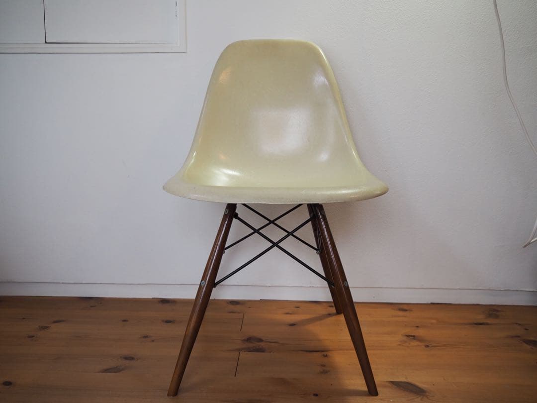 イームズ　シェルチェア