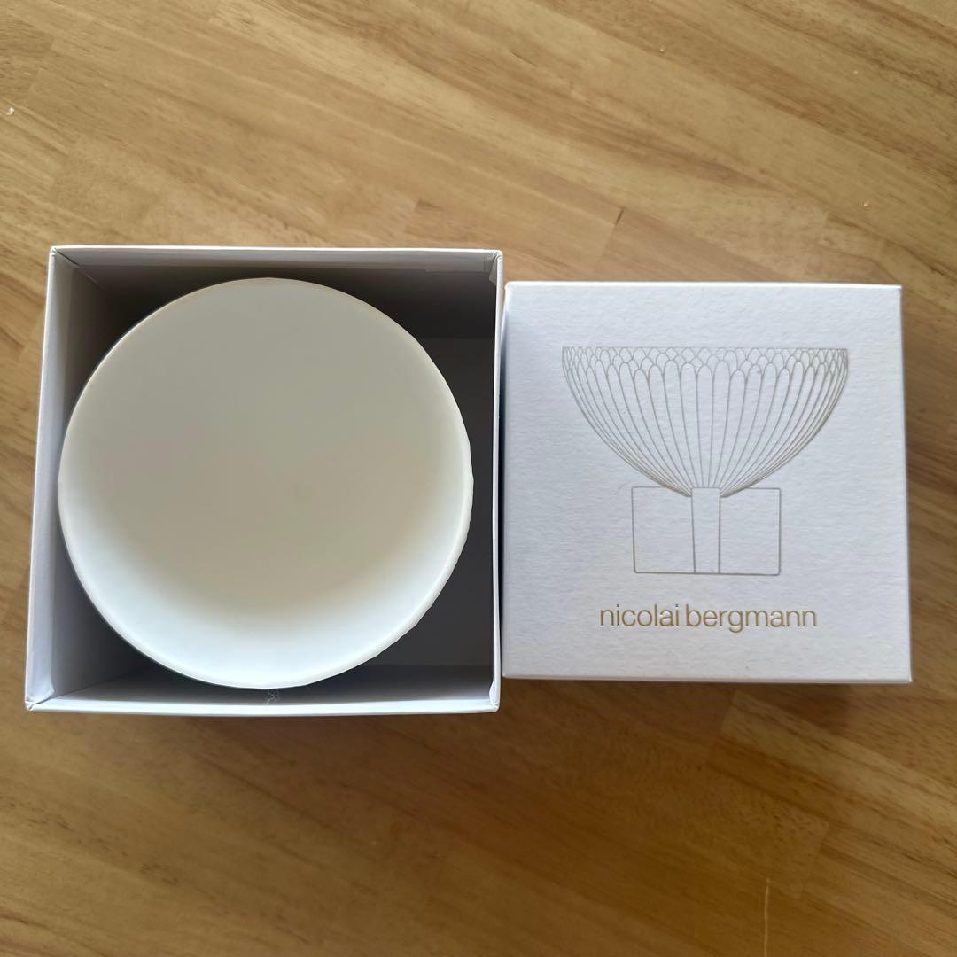 SALE【未使用】ニコライバーグマンクリサンサマム ベース small 有田焼