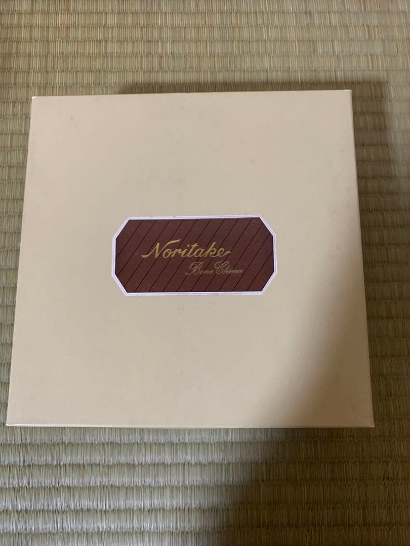 ノリタケ　ヴィヴィットソロボーン　 １８㎝プレート ６枚