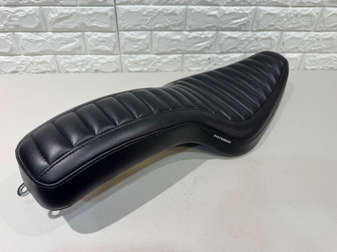 イージーライダース　スポーツスター　ハーレー　XL 883 コブラ　シート