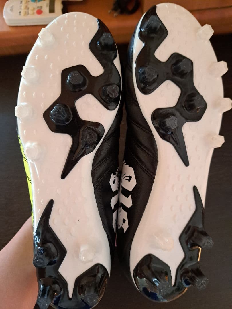 サッカースパイク スフィーダ