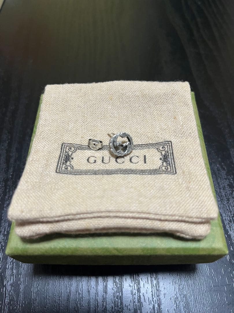 柊*様 GUCCI インターロッキングピアス Ag925 Gロゴ 箱、証明書付き
