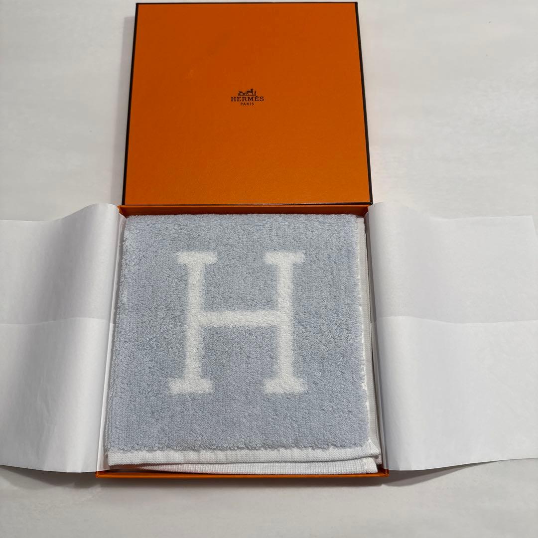 Hermès Hロゴ タオルハンカチ グレー/ホワイト