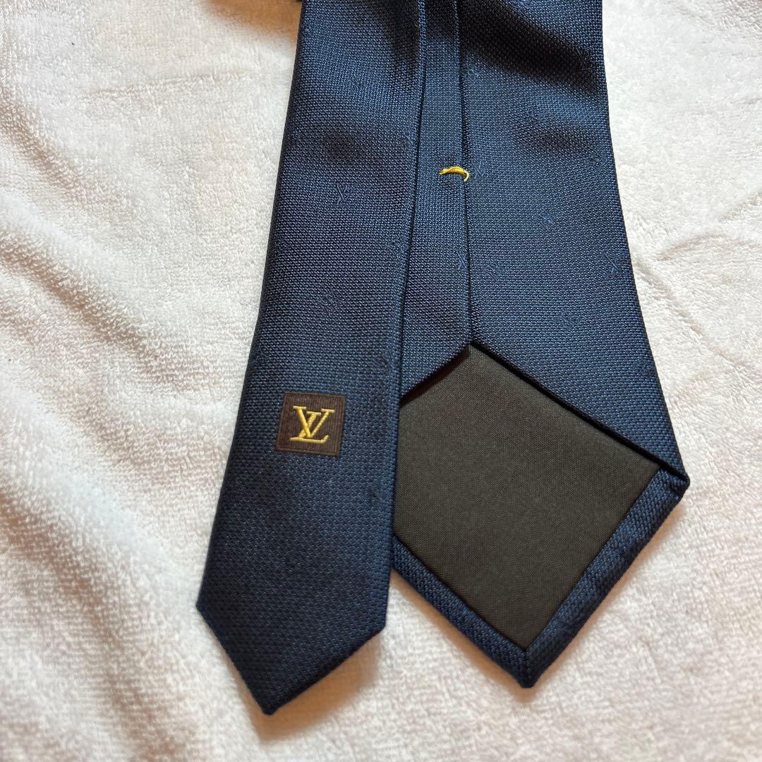 ルイヴィトン　濃紺　ネクタイ