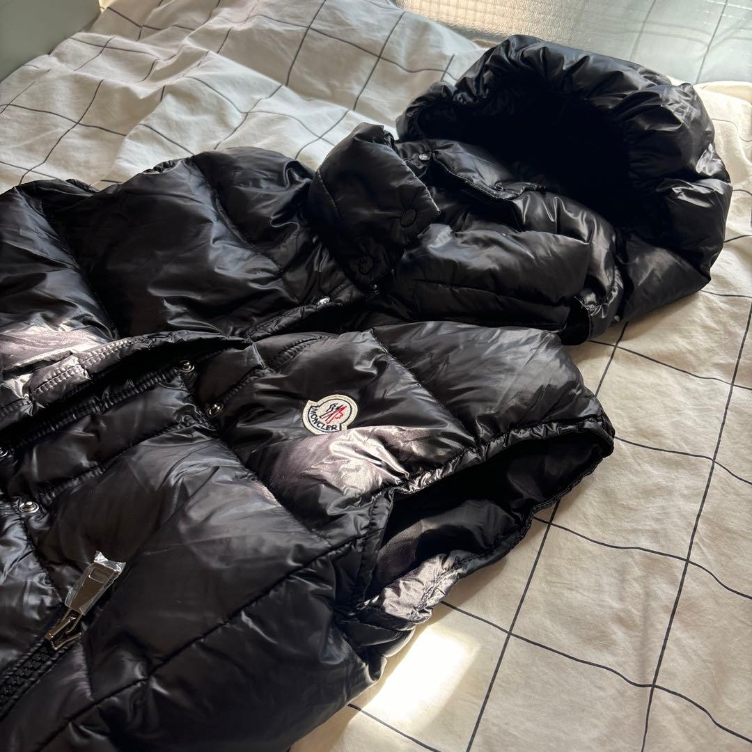 【美品】値下げ中！MONCLER ブラック ダウンベスト フード付き