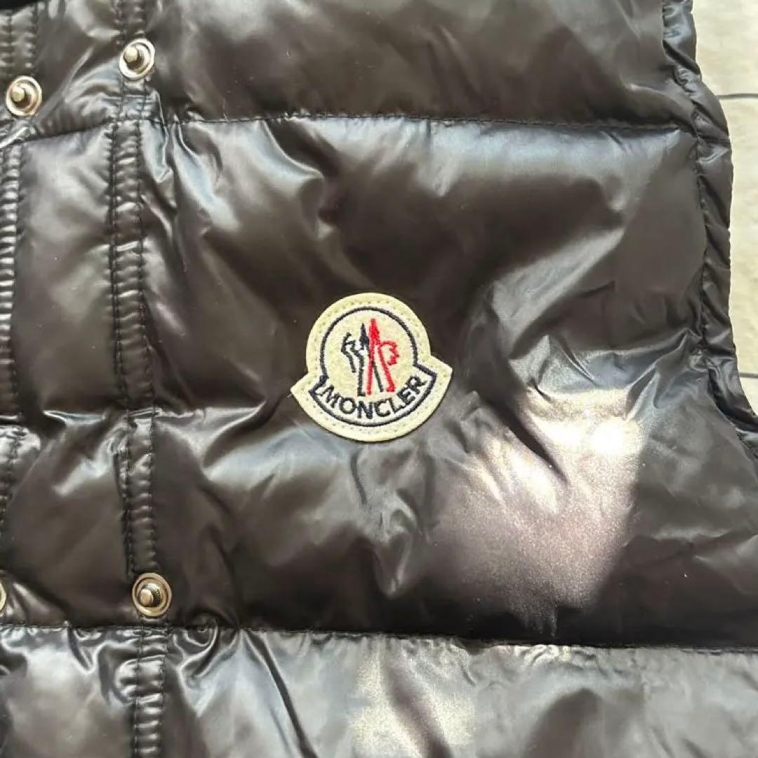 【美品】値下げ中！MONCLER ブラック ダウンベスト フード付き