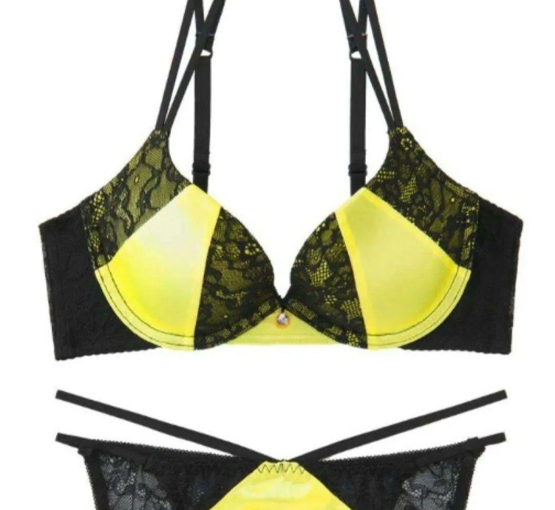 サテン　ライム/ブラック ブラジャーショーツセット
