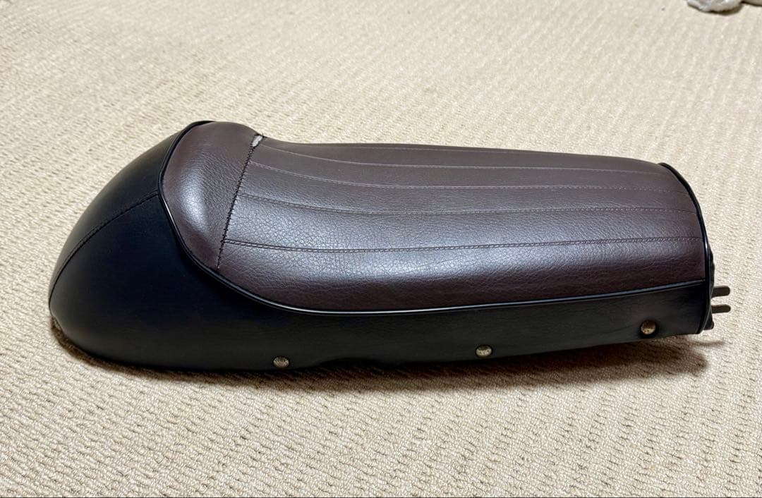 YB-1 four ua05j 純正シート 破れあり