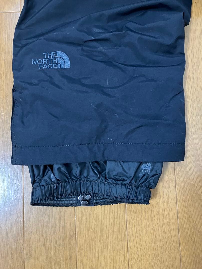 ＴＨＥ ＮＯＲＴＨ　ＦＡＣＥ　ノースフェイス上下スキースノボウェア　おまけ付き