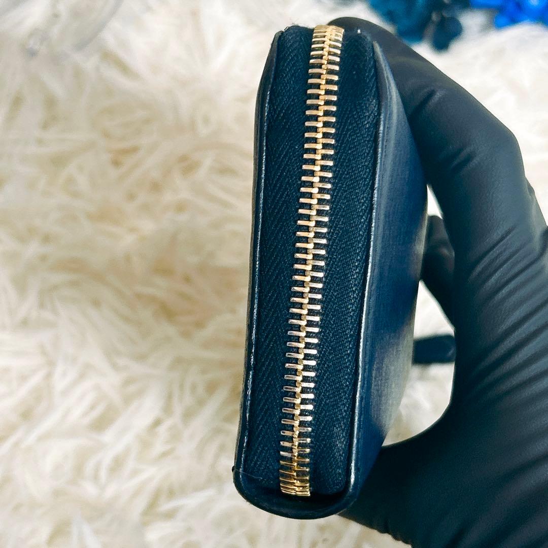 美品 プラダ 長財布 ラウンドジップ ヴィッテロムーブ ネイビー レザー