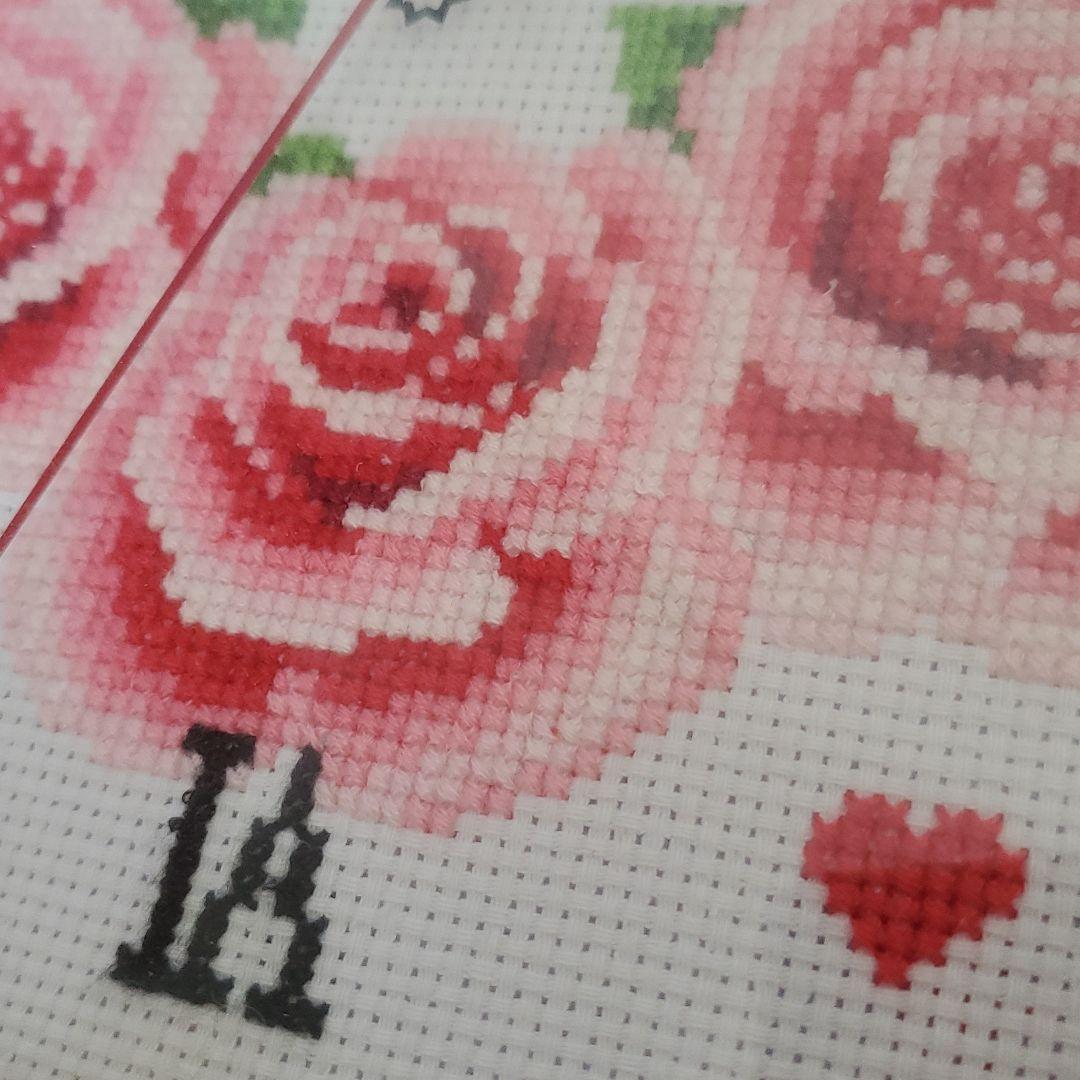 刺繍　壁掛け時計　ぶりこ付き