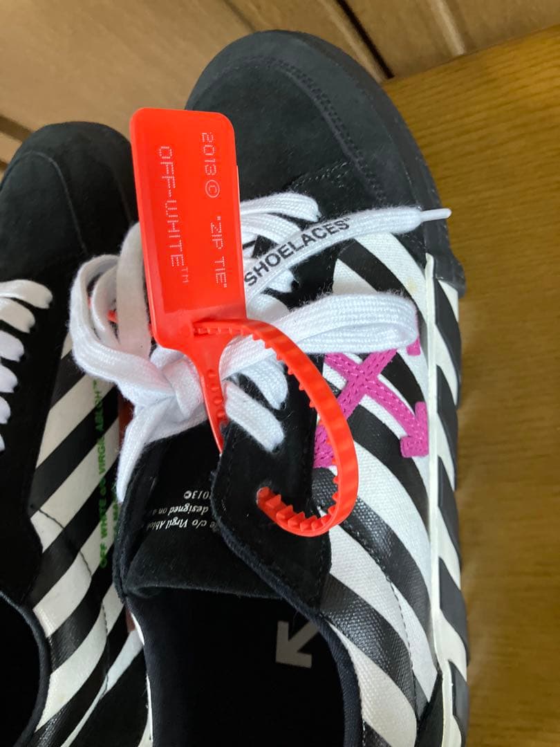 オフホワイト OFF WHITE ダイアゴナル ロー バルカナイズド