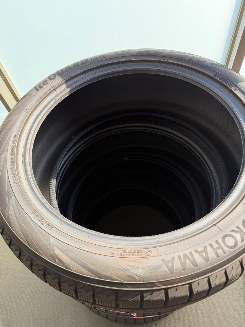 ヨコハマタイヤ　スタッドレス　アイスガード235/50R21 101Q IG70
