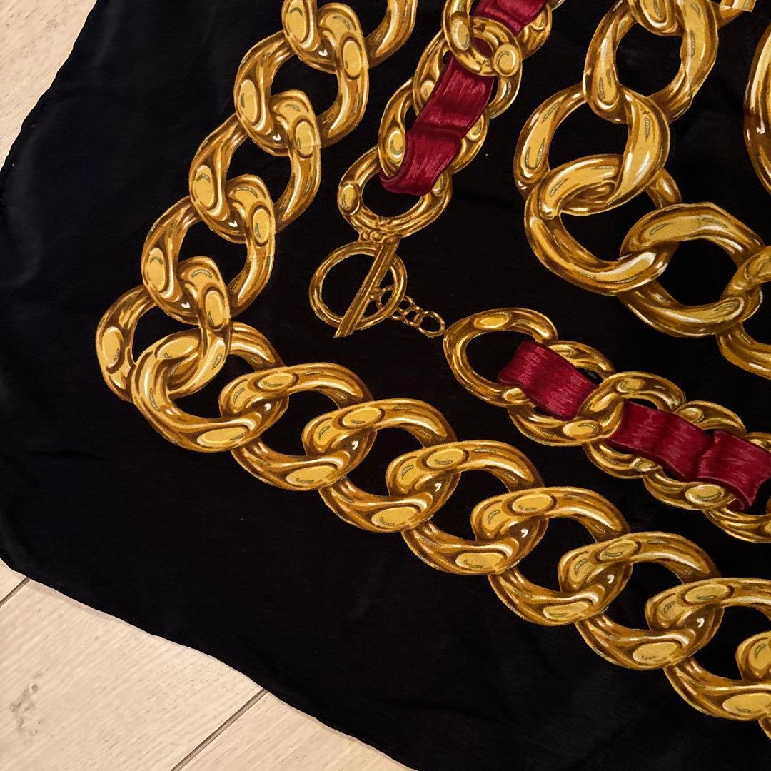 CHANEL シルク スカーフ 黒 赤 金