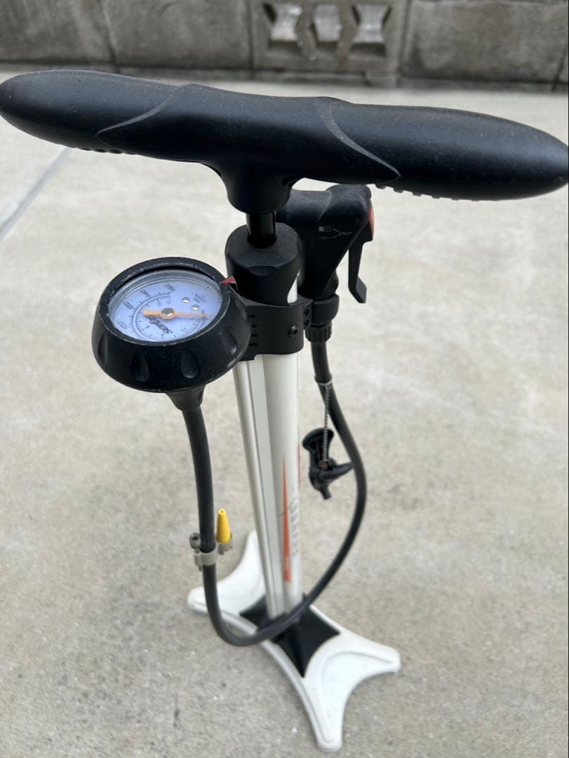 たろうGiant ロードバイク ESCAPE RX Sサイズ(空気入れ付)