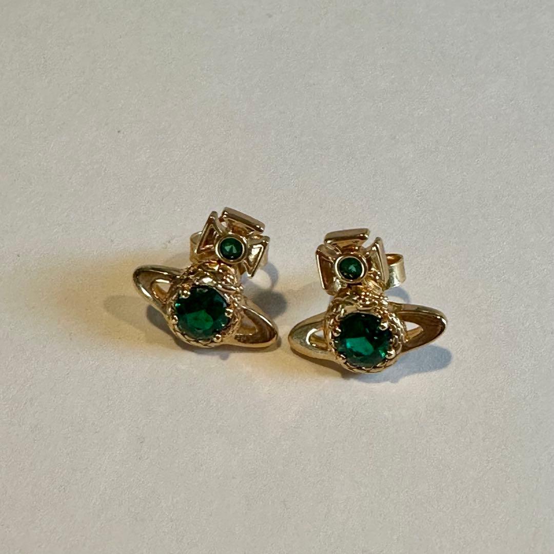 viviennewestwood 蛇ピアス