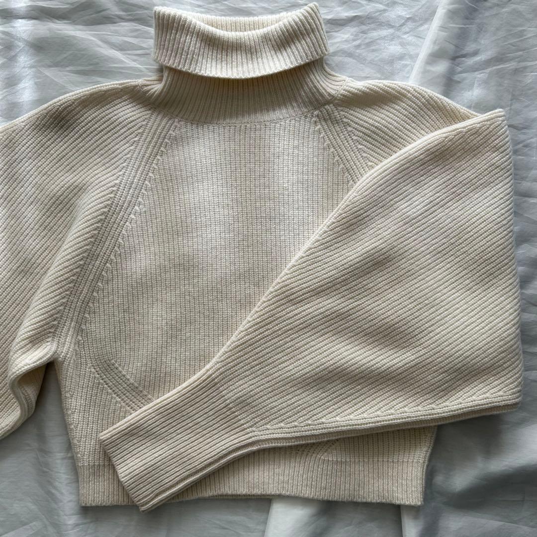 美品♡【Cygne】タートルニット コクーンスリーブ Rene クリーム 白