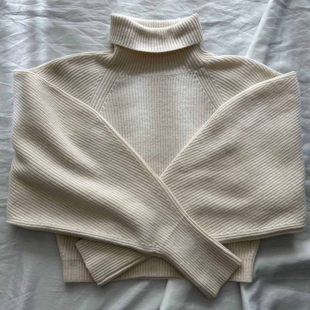 美品♡【Cygne】タートルニット コクーンスリーブ Rene クリーム 白