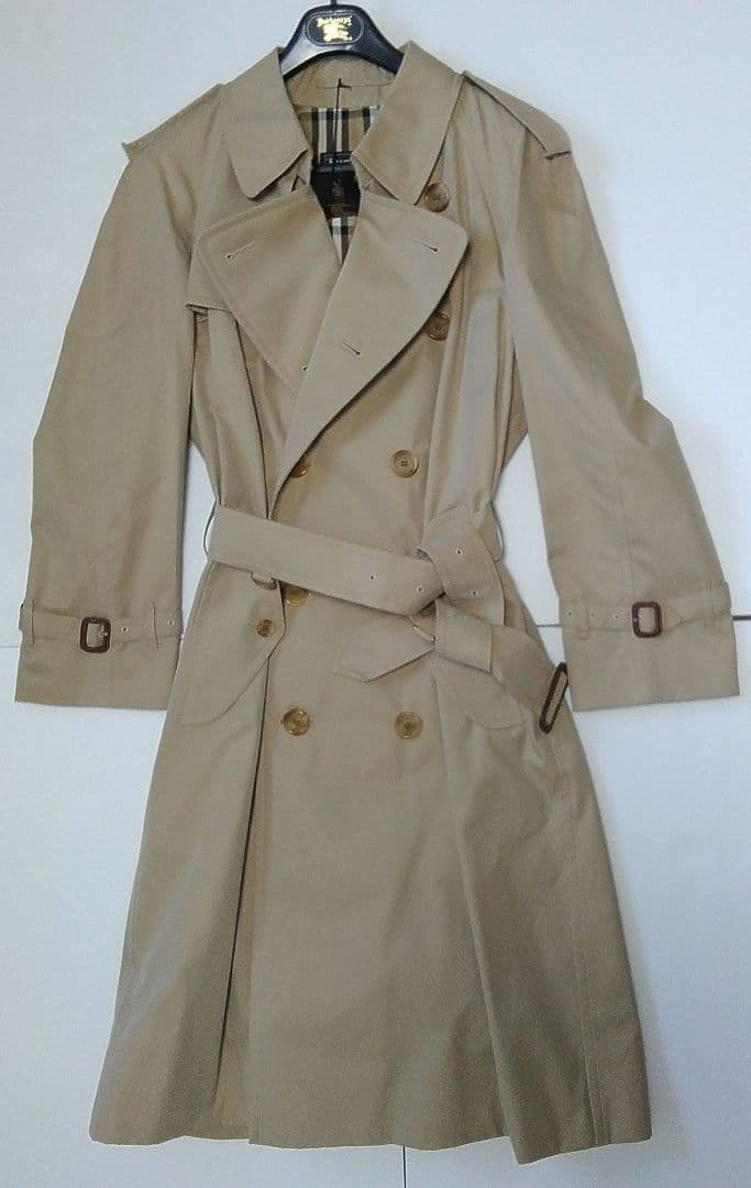 【新品】バーバリー「トレンチコート」メンズ(ダブル) M 英国で購入