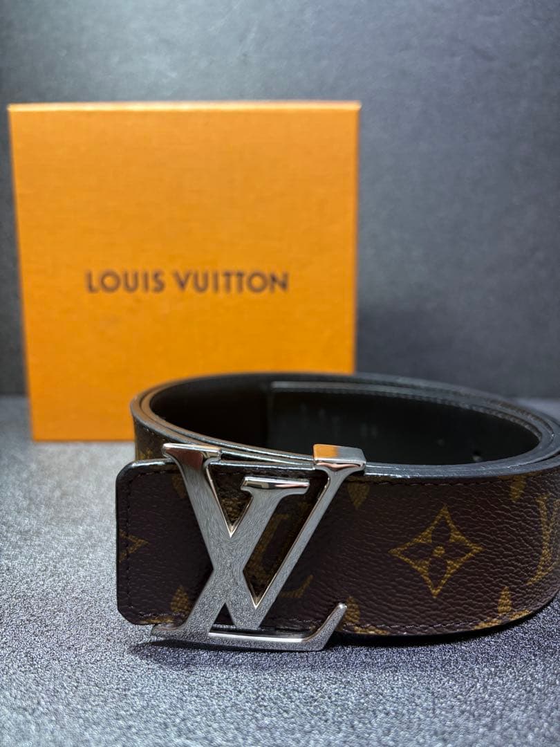 美品 LOUISVUITTONベルト モノグラム LV イニシャル サンチュール