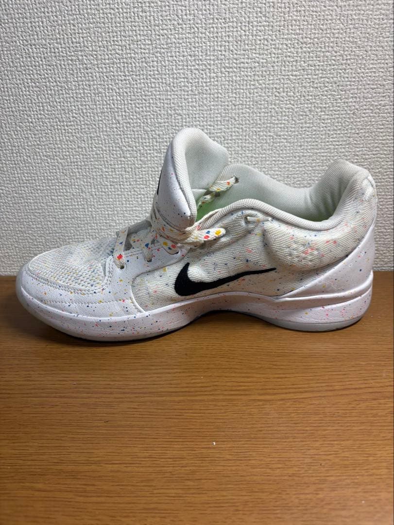 Nike バスケットボールシューズ ホワイト/イエロー